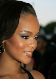 2022-05-02_06-00-27.226Z_16_rihanna_fenty_503