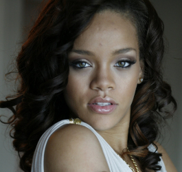 2022-05-03_02-55-21.448Z_23_rihanna_2006_marcel_hemerlijk_amsterdam_photoshoot_010