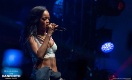 2022-05-03_06-55-03.652Z_41_20121115-dmh-rihanna-00781_8189682709_o