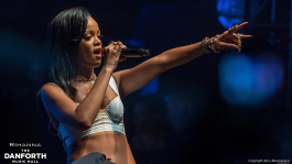 2022-05-03_06-55-03.652Z_44_20121115-dmh-rihanna-00825_8192878418_o