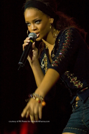 09/23/2006 - Rihanna - Supporting the Black Eyed Peas - Charter One Pavilion on Northerly Island - Chicago, IL, United States - Keywords: Rihanna -  -  - Photo Credit: Adam Bielawski / Photorazzi - Contact (1-866-551-7827)