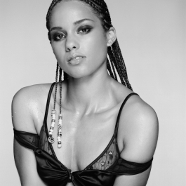 Alicia-Keys-Rolling-Stone-2001-011-scaled