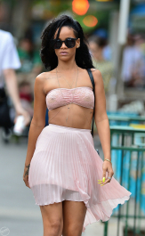 Rihanna_See_07