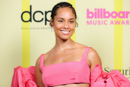 alicia-keys-2021-billboard-music-awards-0.jpg.873b003b42bc038ac76f27765d969c91