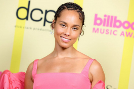 alicia-keys-2021-billboard-music-awards-2.jpg.9c45a82a2497bcf7438e0bec96440208