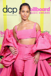 alicia-keys-2021-billboard-music-awards-8.jpg.85f9a92f192d9a56bed49b46b013a29f