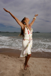 CANNES, FRANCE - MAY 20:  Singer/actress Beyonce Knowles poses for a photo during a portrait session for the cast of "Dreamgirls" at the Carlton Hotel's Orange Lounge during the 59th International Cannes Film Festival May 20, 2006 in Cannes, France.  (Photo by Carlo Allegri/Getty Images)