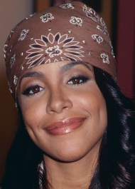 2FN34NP Aaliyah at CD signing for the Romeo Must Die Soundtrack at HMV Times Square in New York City on March 28, 2000.  Photo Credit: Henry McGee/MediaPunch