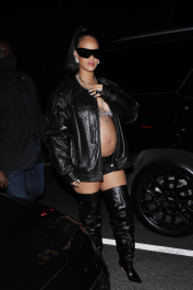 Santa Monica, CA  - *EXCLUSIVE*  - Rihanna shows off her burgeoning baby bump as she leaves Giorgio Baldi restaurant after having dinner with friends in Santa Monica. Shot on 03/12/22.  Pictured: Rihanna  BACKGRID USA 13 MARCH 2022  USA: +1 310 798 9111 / usasales@backgrid.com  UK: +44 208 344 2007 / uksales@backgrid.com  *UK Clients - Pictures Containing Children
Please Pixelate Face Prior To Publication*