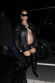 Santa Monica, CA  - *EXCLUSIVE*  - Rihanna shows off her burgeoning baby bump as she leaves Giorgio Baldi restaurant after having dinner with friends in Santa Monica. Shot on 03/12/22.  Pictured: Rihanna  BACKGRID USA 13 MARCH 2022  USA: +1 310 798 9111 / usasales@backgrid.com  UK: +44 208 344 2007 / uksales@backgrid.com  *UK Clients - Pictures Containing Children
Please Pixelate Face Prior To Publication*