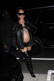 Santa Monica, CA  - *EXCLUSIVE*  - Rihanna shows off her burgeoning baby bump as she leaves Giorgio Baldi restaurant after having dinner with friends in Santa Monica. Shot on 03/12/22.  Pictured: Rihanna  BACKGRID USA 13 MARCH 2022  USA: +1 310 798 9111 / usasales@backgrid.com  UK: +44 208 344 2007 / uksales@backgrid.com  *UK Clients - Pictures Containing Children
Please Pixelate Face Prior To Publication*