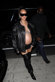 Santa Monica, CA  - *EXCLUSIVE*  - Rihanna shows off her burgeoning baby bump as she leaves Giorgio Baldi restaurant after having dinner with friends in Santa Monica. Shot on 03/12/22.  Pictured: Rihanna  BACKGRID USA 13 MARCH 2022  USA: +1 310 798 9111 / usasales@backgrid.com  UK: +44 208 344 2007 / uksales@backgrid.com  *UK Clients - Pictures Containing Children
Please Pixelate Face Prior To Publication*