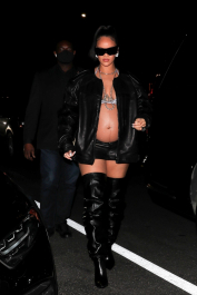 Santa Monica, CA  - *EXCLUSIVE*  - Rihanna shows off her burgeoning baby bump as she leaves Giorgio Baldi restaurant after having dinner with friends in Santa Monica. Shot on 03/12/22.  Pictured: Rihanna  BACKGRID USA 13 MARCH 2022  USA: +1 310 798 9111 / usasales@backgrid.com  UK: +44 208 344 2007 / uksales@backgrid.com  *UK Clients - Pictures Containing Children
Please Pixelate Face Prior To Publication*