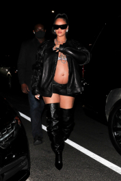 Santa Monica, CA  - *EXCLUSIVE*  - Rihanna shows off her burgeoning baby bump as she leaves Giorgio Baldi restaurant after having dinner with friends in Santa Monica. Shot on 03/12/22.  Pictured: Rihanna  BACKGRID USA 13 MARCH 2022  USA: +1 310 798 9111 / usasales@backgrid.com  UK: +44 208 344 2007 / uksales@backgrid.com  *UK Clients - Pictures Containing Children
Please Pixelate Face Prior To Publication*