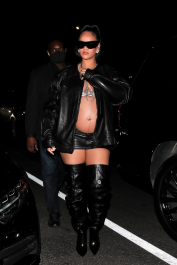 Santa Monica, CA  - *EXCLUSIVE*  - Rihanna shows off her burgeoning baby bump as she leaves Giorgio Baldi restaurant after having dinner with friends in Santa Monica. Shot on 03/12/22.  Pictured: Rihanna  BACKGRID USA 13 MARCH 2022  USA: +1 310 798 9111 / usasales@backgrid.com  UK: +44 208 344 2007 / uksales@backgrid.com  *UK Clients - Pictures Containing Children
Please Pixelate Face Prior To Publication*