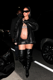 Santa Monica, CA  - *EXCLUSIVE*  - Rihanna shows off her burgeoning baby bump as she leaves Giorgio Baldi restaurant after having dinner with friends in Santa Monica. Shot on 03/12/22.  Pictured: Rihanna  BACKGRID USA 13 MARCH 2022  USA: +1 310 798 9111 / usasales@backgrid.com  UK: +44 208 344 2007 / uksales@backgrid.com  *UK Clients - Pictures Containing Children
Please Pixelate Face Prior To Publication*