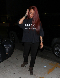 2022-04-21_04-03-23.578Z_04_RIHANNA-Arrives-at-a-Recording-Studio-in-New-York-4