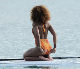 2022-04-21_04-55-34.222Z_41_rihanna-swimsuit-candids-paddleboarding-in-barbados-august-5-64-pics-63