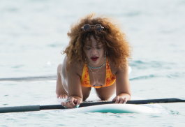 2022-04-21_04-55-34.222Z_42_rihanna-swimsuit-candids-paddleboarding-in-barbados-august-5-64-pics-47