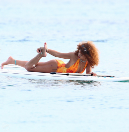 2022-04-21_04-55-34.222Z_48_rihanna-swimsuit-candids-paddleboarding-in-barbados-august-5-64-pics-21