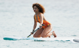 2022-04-21_04-55-34.222Z_53_rihanna-swimsuit-candids-paddleboarding-in-barbados-august-5-64-pics-46