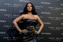 Mandatory Credit: Photo by Nicola Marfisi/AGF/REX/Shutterstock (9565278o)
Rihanna
'Fenty' by Rihanna makeup launch, Milan, Italy - 05 Apr 2018