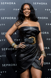 Mandatory Credit: Photo by Nicola Marfisi/AGF/REX/Shutterstock (9565278b)
Rihanna
'Fenty' by Rihanna makeup launch, Milan, Italy - 05 Apr 2018