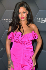 2022-04-24_23-38-10.078Z_02_82094983_rihannafenty-hwp073-scaled