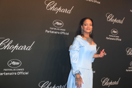 CANNES, FRANCE - MAY 19:  Rihanna attends the Chopard Party during the 70th annual Cannes Film Festival at  on May 19, 2017 in Cannes, France.  (Photo by Antonio de Moraes Barros Filho/FilmMagic)