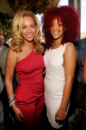 2022-04-26_02-56-48.856Z_20_Rihanna__Kosty555_info_001_28129-scaled