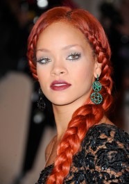 2022-04-26_02-58-36.114Z_17_888932568_RihannaCostumeInstituteGalaMetBallinNYC_2_5_2011_33_122_107lo-scaled