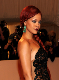 2022-04-26_02-58-36.114Z_23_890454269_RihannaCostumeInstituteGalaMetBallinNYC_2_5_2011_46_122_114lo-scaled