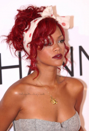 2022-04-26_03-51-30.268Z_01_RihannaatWestfieldShoppingCentreRedCarpet_62