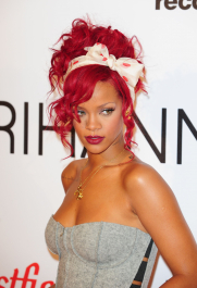 2022-04-26_03-51-30.268Z_25_RihannaatWestfieldShoppingCentreRedCarpet_130-scaled