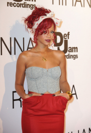 2022-04-26_03-51-30.268Z_55_RihannaatWestfieldShoppingCentreRedCarpet_90