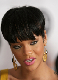 2022-04-26_04-25-17.856Z_04_39560_Celebutopia-Singer_Rihanna-RIAA_and_Feeding_America33s_Inauguration_Charity_Ball-06_122_1125lo-scaled