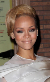 2022-04-26_04-27-49.530Z_51_Rihanna_Glamour_Magazine_Honors_The_2009_Women_of_the_Year_28-scaled