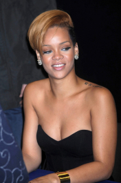 2022-04-26_04-28-37.172Z_33_celebrity-paradise_com_Rihanna_Best_0043-scaled