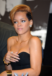 2022-04-26_04-28-45.396Z_15_celebrity-paradise_com_Rihanna_Best_0135-scaled