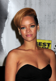 2022-04-26_04-28-45.396Z_39_celebrity-paradise_com_Rihanna_Best_0119-scaled