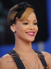 2022-04-26_04-47-02.630Z_13_babayaga_Rihanna_BET_106_12-08-2009_004-scaled