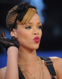 2022-04-26_04-47-02.630Z_14_babayaga_Rihanna_BET_106_12-08-2009_002-scaled