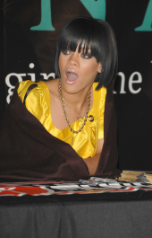 June 5, 2007: Rihanna makes a special apperance to meet and greet fans at the Hard Rock Cafe at Universal Studios Citywalk in Universal City, California. Credit: INFphoto.com Ref.: infusla-47