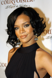 2022-04-26_05-08-41.612Z_04_Rihanna_-_07hq-scaled