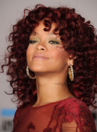 2022-05-02_05-22-28.642Z_21_Rihanna2010AMARedCarpet21_11_2010_341-scaled