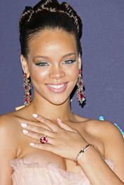 06/27/2006 - Rihanna - 2006 BET Awards - Press Room - Shrine Auditorium - Los Angeles, CA - Keywords: 6th Annual BET Awards -  -  - Photo Credit: Chris Hatcher / Photorazzi - Contact (1-866-551-7827)