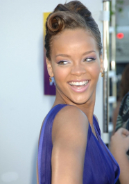 2022-05-02_05-58-53.512Z_07_rihanna_fenty_896