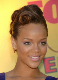 2022-05-02_05-58-53.512Z_17_rihanna_fenty_907