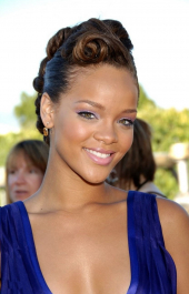 2022-05-02_05-58-53.512Z_20_rihanna_fenty_909