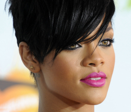 Rihanna arrives at the 21st Annual Kids' Choice Awards in Los Angeles, on Saturday, March 29, 2008. (AP Photo/Chris Pizzello)